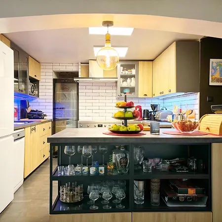 Grand Avec Jardin Privatif A Paris