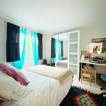 Grand Avec Jardin Privatif A