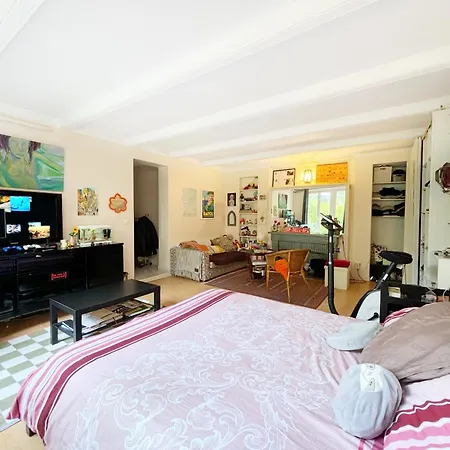 Grand Avec Jardin Privatif A Lägenhet