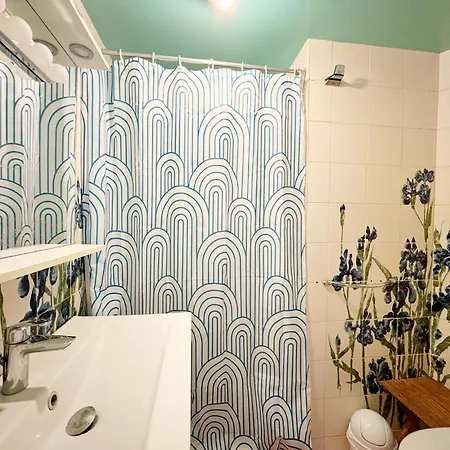 Grand Avec Jardin Privatif A Paris