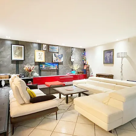 Grand Avec Jardin Privatif A Lägenhet