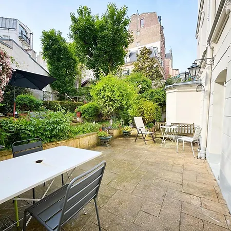 Grand Avec Jardin Privatif A Paris