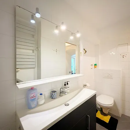 Grand Avec Jardin Privatif A Paris