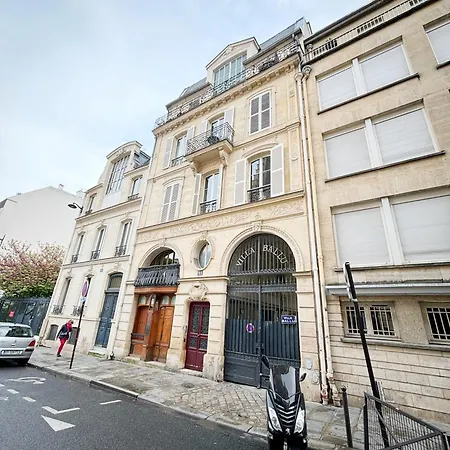 Grand Avec Jardin Privatif A * Paris