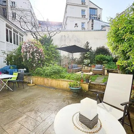 Grand Avec Jardin Privatif A Lägenhet