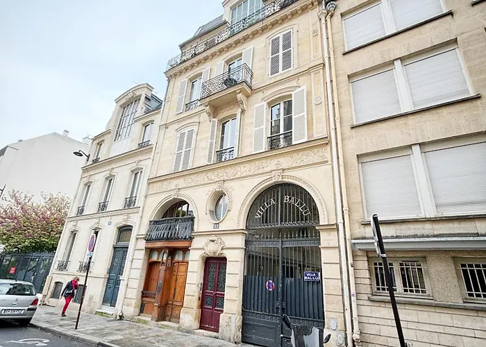 Grand Avec Jardin Privatif A * パリ