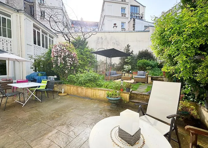 Grand Avec Jardin Privatif A アパート